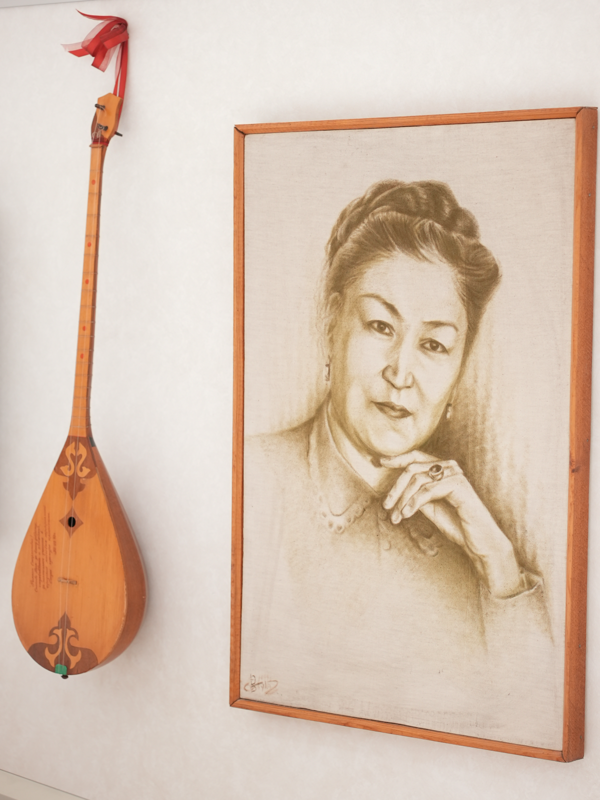 R. Omakhanova